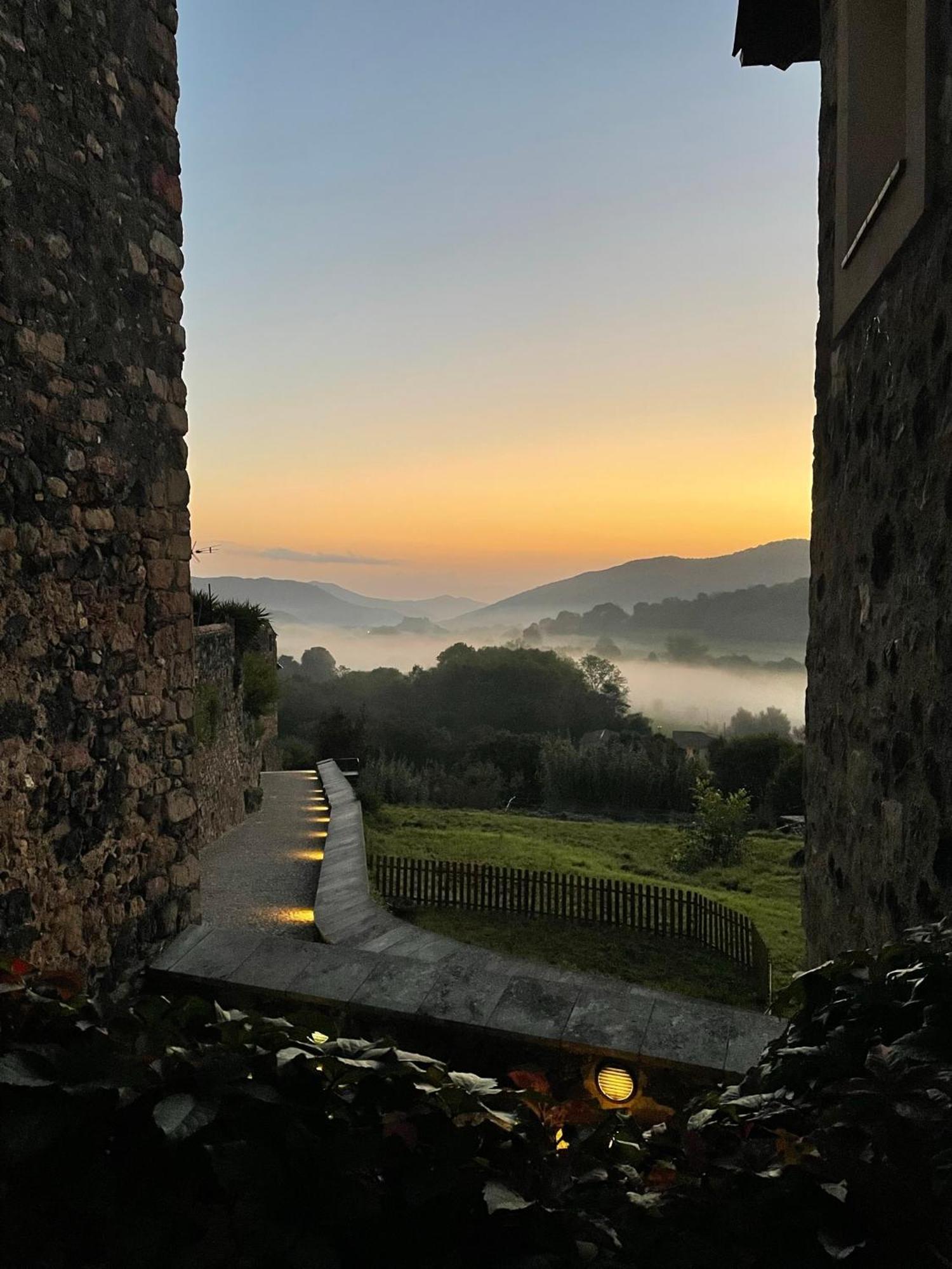Hotel Cal Sastre Santa Pau Exteriér fotografie